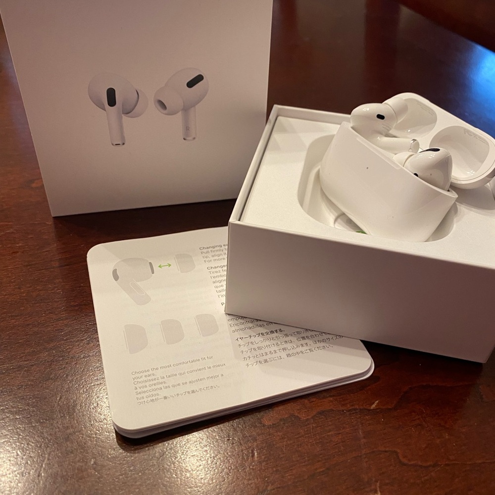 Apple White Wireless Earbuds with Case